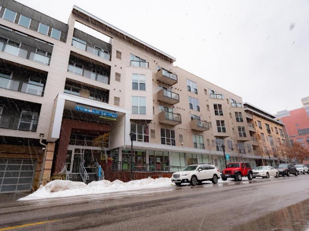 Cozysuites Mill District With Pool, Gym # 10 Apartment