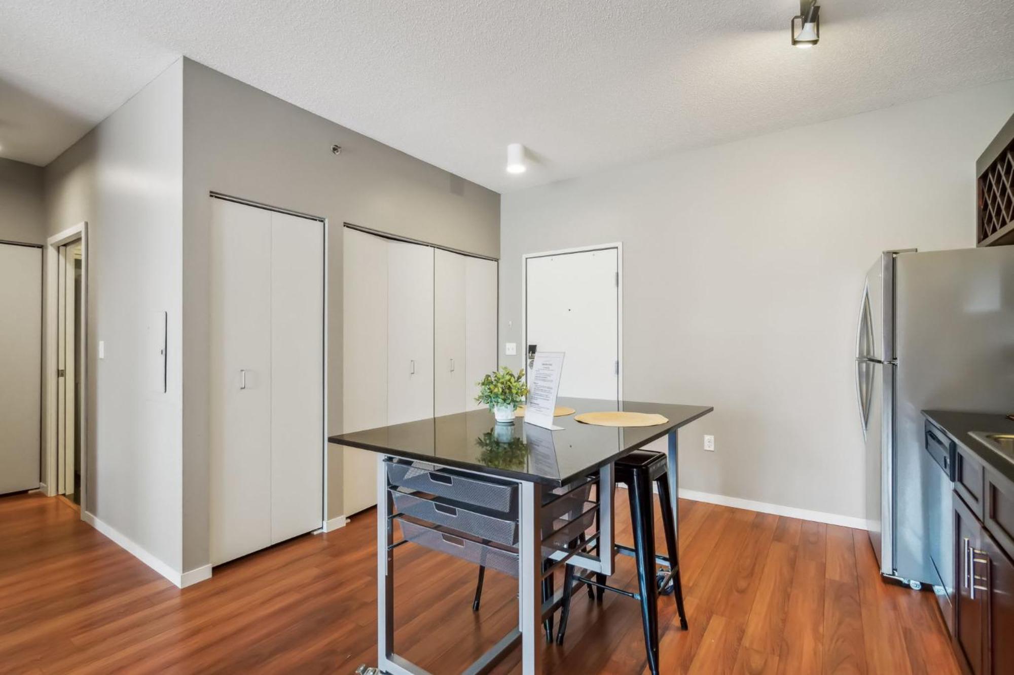 Cozysuites Mill District With Pool, Gym # 10 Apartment *